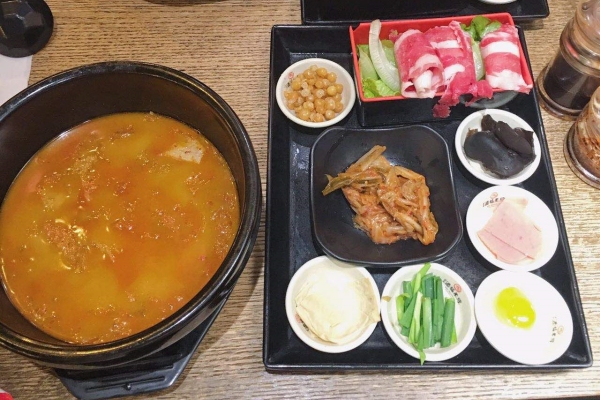 云南過橋米線加盟連鎖哪家好？圓十秒到云南過橋米線不錯