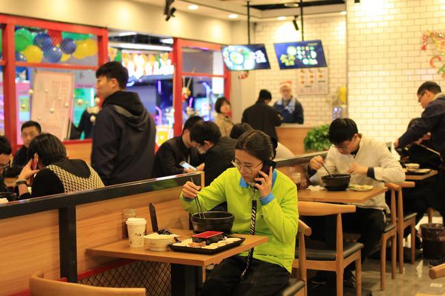 云南過(guò)橋米線加盟如何挑選靠譜的品牌方？