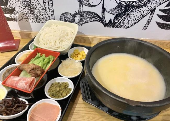 浙江開過橋米線加盟店怎么樣？競爭大不大？